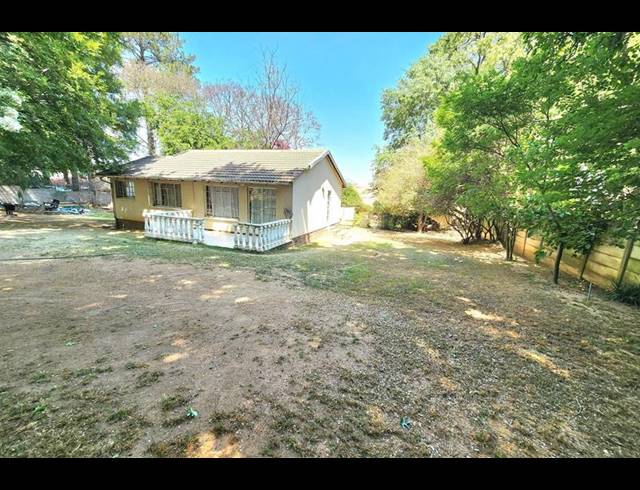 LAND FOR SALE IN BRYANSTON